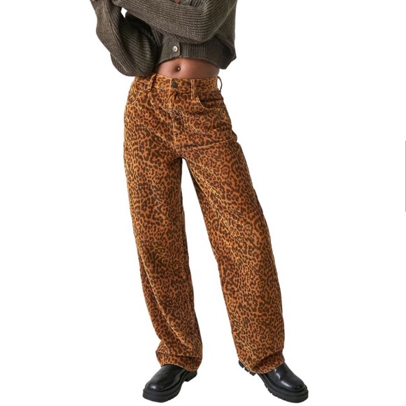 BDG Denim - Baggy Boyfriend Cheetah Print BDG Jeans - Size 28